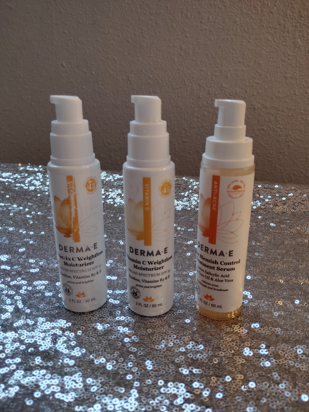 Vitamin C Weightless Moisturizer — White & Orange